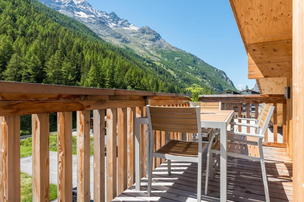 Montela Hotel & Resort - Suiten Saas-Grund Exterior photo